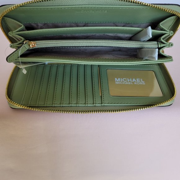 MICHAEL KORS Jet Set Travel Continental Pebbled Leather Wallet- Light Sage⭐ - Picture 13 of 16